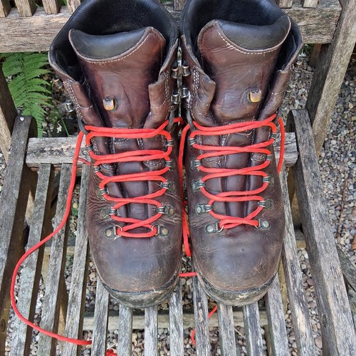 Scarpa walking boots - size, 9