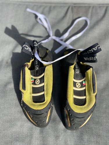 Scarpa climbing shoes size - , 5