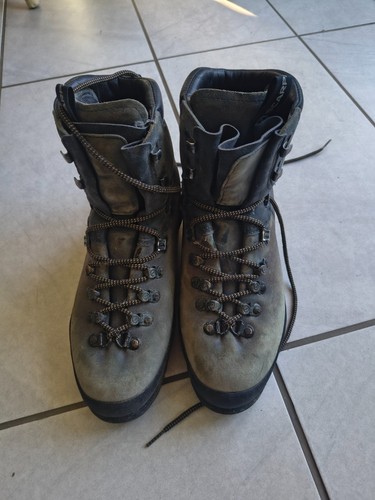 Scarpa mountain boots - size, 43